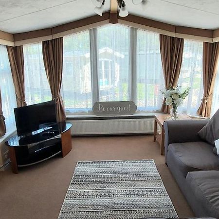 A Fashionable Caravan In A Peaceful Seaside Town 桑当 外观 照片