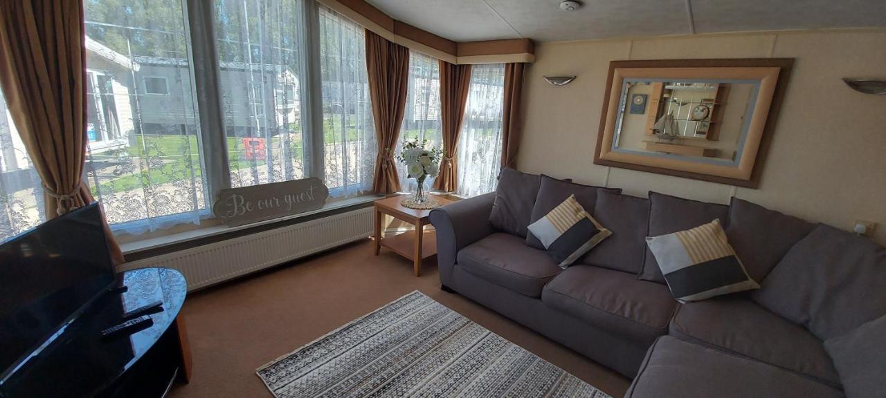 A Fashionable Caravan In A Peaceful Seaside Town 桑当 外观 照片
