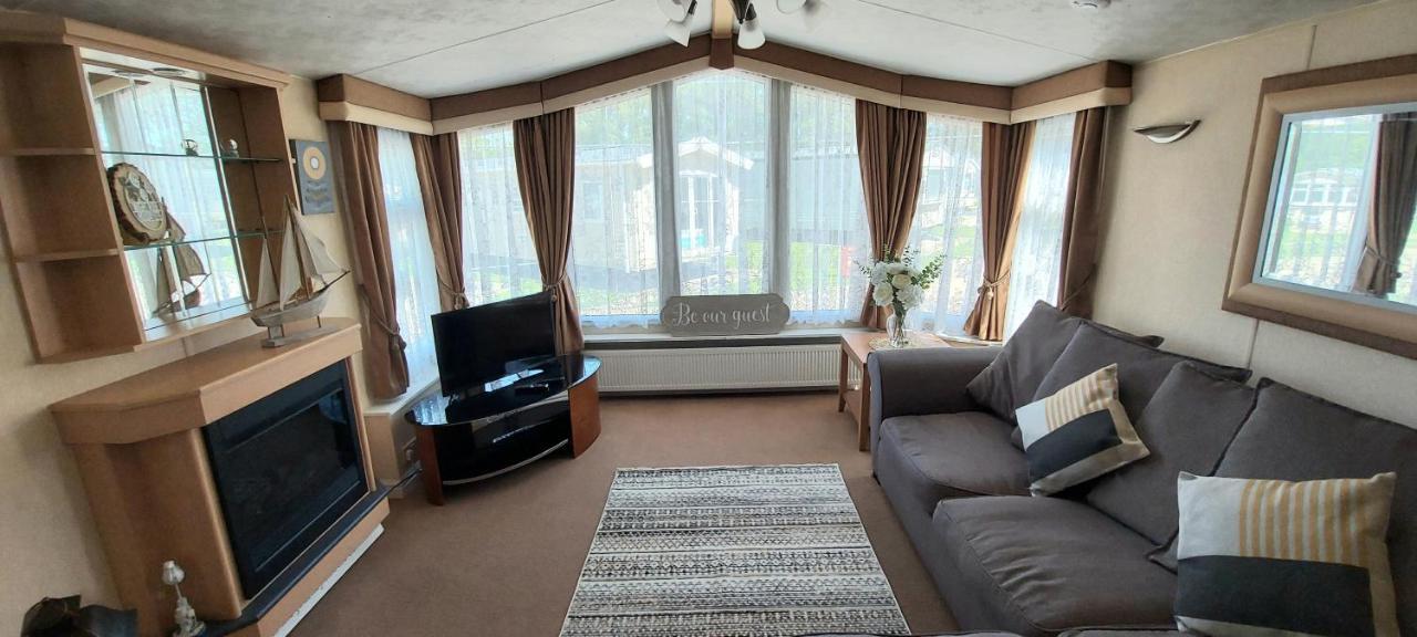 A Fashionable Caravan In A Peaceful Seaside Town 桑当 外观 照片